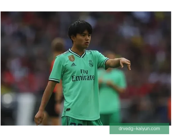 久保建英在比利亚雷亚尔的经历持续提升，备受关注的年轻前锋展现出良好状态。